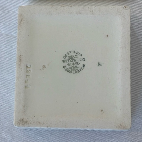 Wedgewood Trinket Box, Discontinued Edme Pattern, Cream China - Picture 8 of 10